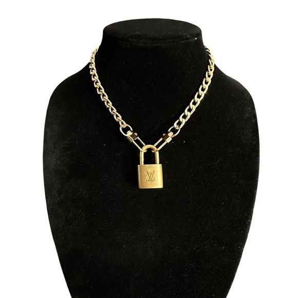 Authentic Louis Vuitton #301 Lock & Key Set on a 18K Gold Plated Chain Necklace - Picture 1 of 8